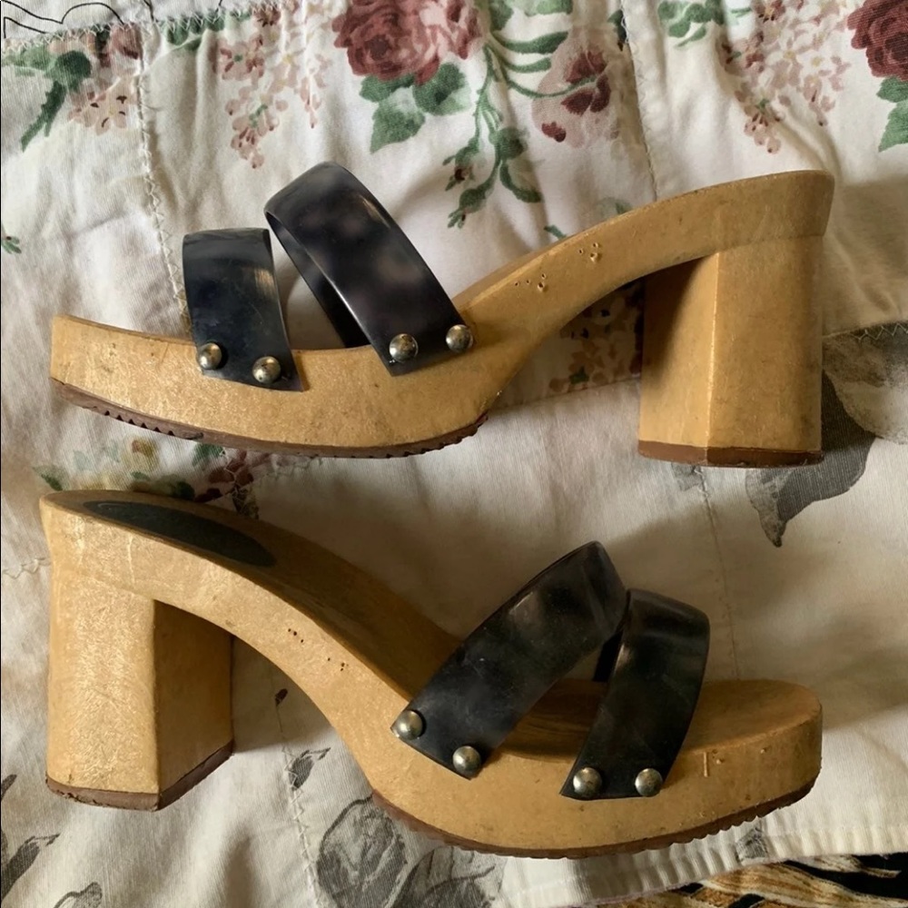 Cute vintage pump heels